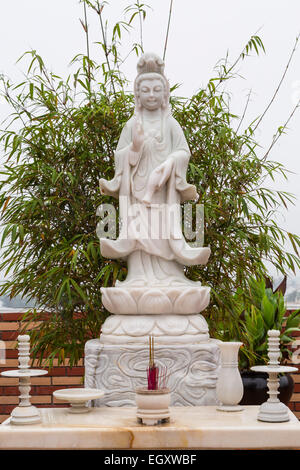 Sculptures en pierre à une usine près de marbre des carrières de la montagne de Marbre à Da nang, Vietnam, Asie. Banque D'Images