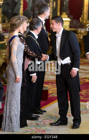 Königin Letizia von Spanien, Clemencia Rodriguez de Santos, Juan Manuel Santos, Felipe König von Spanien und James Rodriguez beim Accueil zum Gala Dinner zu Ehren des kolumbianischen Président Santos senneur und Frau im Palacio Real. Madrid, 02.03.2015/photo alliance Banque D'Images