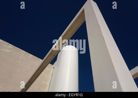 Extérieur du théâtre Habima restauré le théâtre national d'Israël redessiné par l'architecte RAM Karmi situé sur la place Habima au centre de tel Aviv Israël Banque D'Images