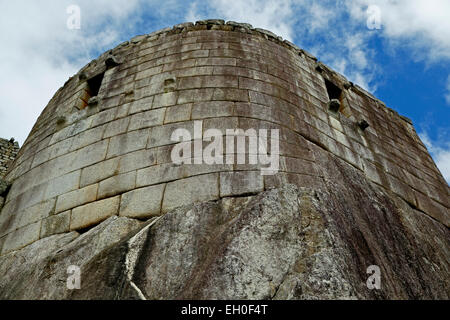 Temple du Soleil, les ruines Inca de Machu Picchu, près de Aguas Calientes, Cusco, Pérou Banque D'Images