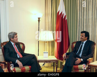 Le secrétaire d'Etat John Kerry se réunit avec l'Émir du Qatar, Cheikh Tamim bin Hamad Al Thani à Washington, D.C., le 25 janvier 2015. Banque D'Images