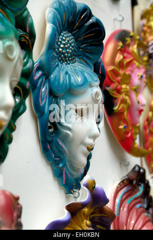 Masque de carnaval souvenir, porcelaine, Venise, Italie Banque D'Images