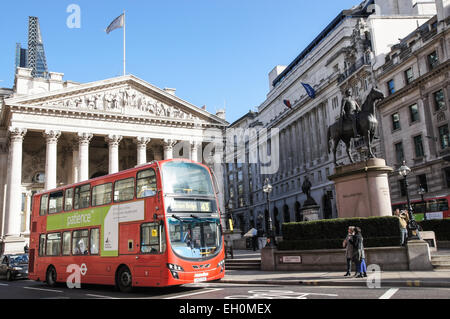 Le Royal Exchange building à Londres Angleterre Royaume-Uni UK Banque D'Images
