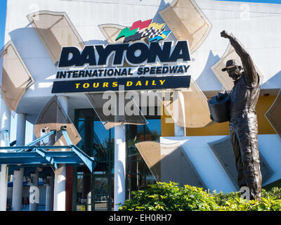 Dale Earnhardt Sr Hommage Statue, Daytona International Speedway, Floride, USA Banque D'Images