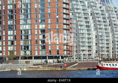 Lowry Outlet Mall à Media City Salford Quays Gtr Manchester UK. Bâtiments NV Banque D'Images