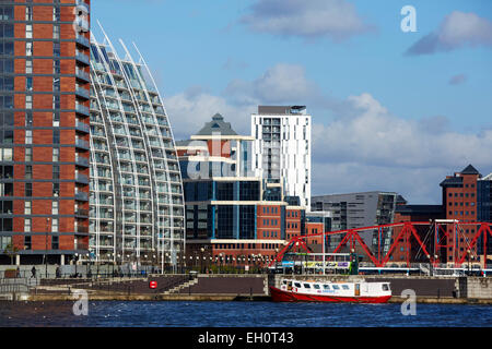 Lowry Outlet Mall à Media City Salford Quays Gtr Manchester UK. Photo NV Bâtiments Banque D'Images