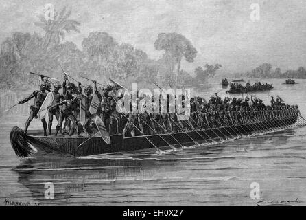 Grande pirogue de guerre du peuple congolais sur la rivière Aruwimi, illustration historique, vers 1886 Banque D'Images