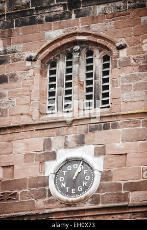 L'église St Mary de grès, Cheadle, est dans High Street, Cheadle, Greater Manchester, Angleterre. Banque D'Images