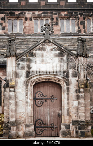 L'église St Mary de grès, Cheadle, est dans High Street, Cheadle, Greater Manchester, Angleterre. Banque D'Images