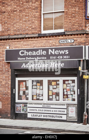 Cheadle village marchand de Cheadle News à Stockport avec un extérieur images Banque D'Images