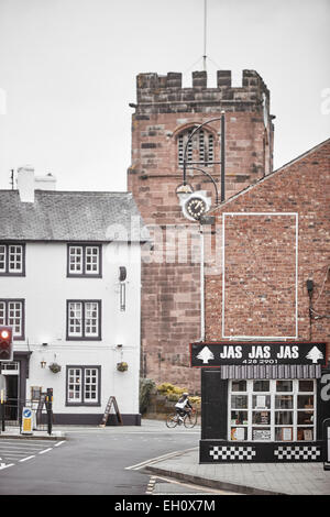 L'église St Mary de grès, Cheadle, est dans High Street, Cheadle, Greater Manchester, Angleterre. Il est désigné par l'anglais Herita Banque D'Images