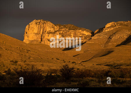 El Capitan, Guadalupe Mountains, Texas est un récif préhistorique de la période Permienne. Banque D'Images