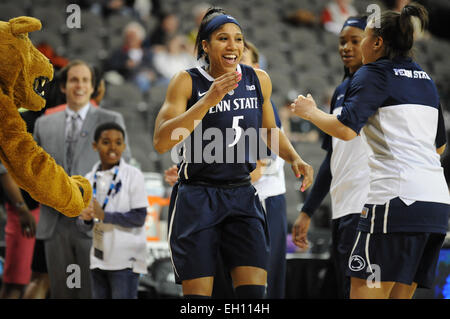 Hoffman Estates, Illinois, USA. 4e Mar, 2015. Penn State Dame garde Lions Sierra Moore (5) est présenté avant le premier semestre 2015 au cours du grand tournoi de basket-ball des femmes dix match entre les Lions de Penn State Dame et de l'Indiana Hoosiers au Sears Centre à Hoffman Estates, Illinois. Patrick Gorski/CSM/Alamy Live News Banque D'Images