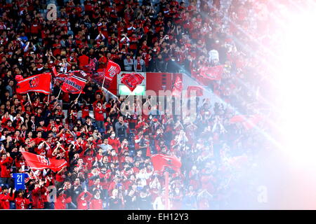 Saitama, Japon. 4e Mar, 2015. Urawa Reds fans Football/soccer : AFC Champions League 2015 match du groupe G entre Urawa Reds 0-1 Brisbane Roar FC à Saitama Stadium 2002 à Saitama, Japon . © Sho Tamura/AFLO SPORT/Alamy Live News Banque D'Images