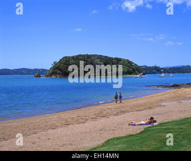 Plage et l'estran, Paihia, Bay of Islands, Northland, North Island, New Zealand Banque D'Images