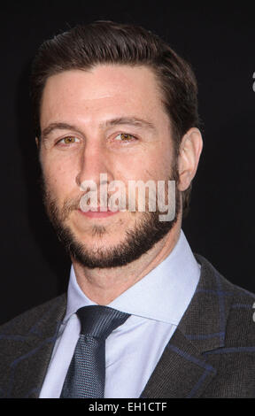 New York, USA. 4e Mar, 2015. Acteur PABLO SCHREIBER assiste à la première de New York 'Chappie' qui s'est tenue à l'AMC Loews Lincoln Square. Credit : Nancy Kaszerman ZUMAPRESS.com/Alamy/Live News Banque D'Images