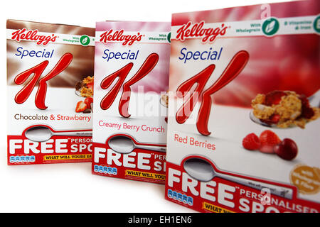 Special K de Kellogg's montrant différentes variétés de céréales : fruits rouges, Chocolat et Fraise et berry crunch crémeux Banque D'Images