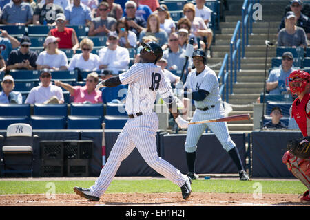 Tampa, Floride, USA. 4e Mar, 2015. Didi Grégoire (Yankees) MLB : Didi Grégoire de la Nouvelle York Yankee au bâton lors d'une partie de baseball des diapos de printemps contre les Phillies de Philadelphie au George M. Steinbrenner Field à Tampa, Florida, United States . © Thomas Anderson/AFLO/Alamy Live News Banque D'Images