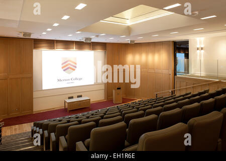 Merton College, Oxford University, salle de conférence et de réception. Salle de conférence série démontrant préprogrammé luminosité. Banque D'Images