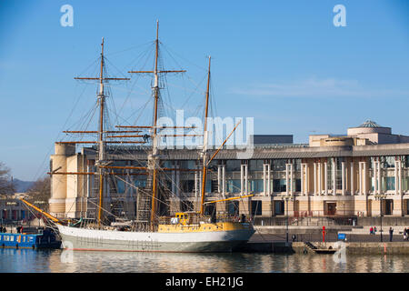 Vue générale de la maison de Canon, les bureaux de la Lloyds TSB sur l'harbourside de Bristol sur une journée ensoleillée. Banque D'Images