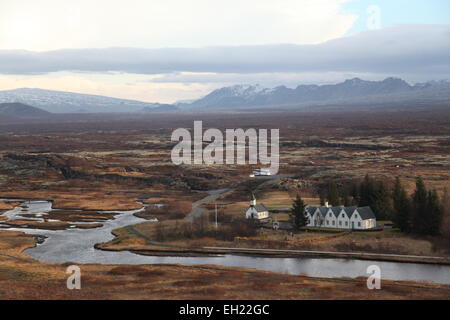 Dans la rivière Öxará fissure de la croûte terrestre causée par la dorsale médio-atlantique Le Parc National de Thingvellir Islande Banque D'Images