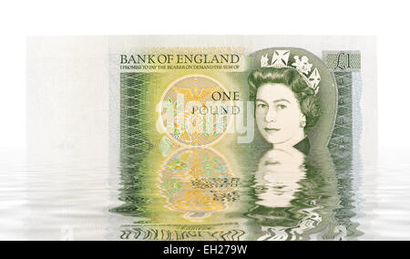 Une livre britannique remarque reflète dans une piscine de l'eau créées numériquement Banque D'Images