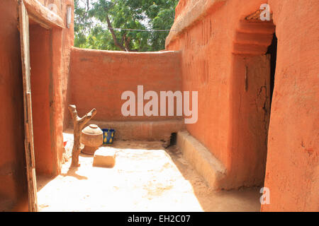 Intérieur d'une maison africaine au Mali Banque D'Images