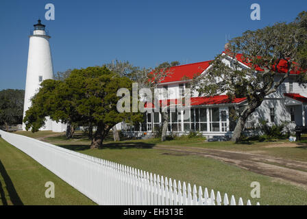 L'Ocracoke Island phare, situé sur l'île d'Ocracoke, Caroline du Nord. Banque D'Images