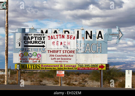 Pour signer l'ancien lac Salton Marina Beach California USA Banque D'Images