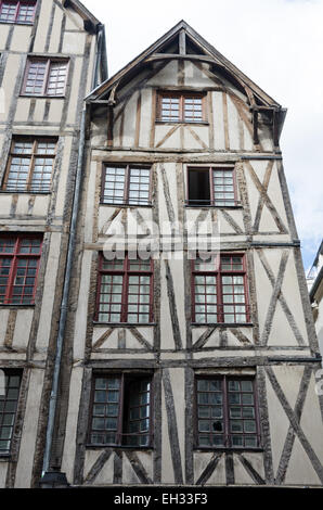 N° 13 Rue François-Miron est une des plus anciennes maisons de paris. Banque D'Images