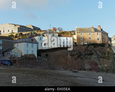 Kingsand et tempête Cawsand Cornwall UK tour horloge endommagé Banque D'Images