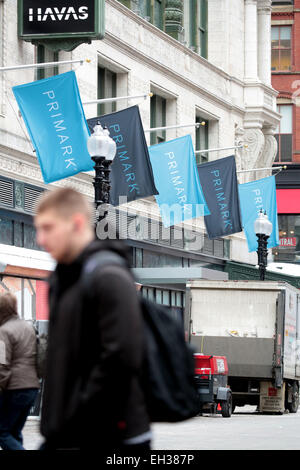 Boston, Massachusetts, USA. 5Th Mar, 2015. Détaillant de Dublin, Primark, est en voie d'ouvrir leur premier emplacement dans l'Organisation des États de la zone commerçante de passage au centre-ville de Boston, Massachusetts. Le magasin de quatre étages couvrira 70 000 pieds carrés. Credit : Nicolaus Czarnecki/ZUMA/Alamy Fil Live News Banque D'Images