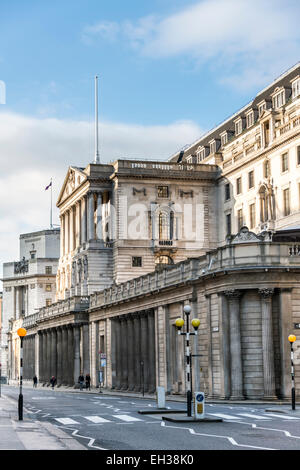 L'imposant avant de la Banque d'Angleterre sur Threadneedle Street dans la ville de Londres Banque D'Images