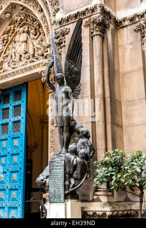 St Michael, Cornhill, est une église paroissiale médiévale dans la ville de Londres par Christopher Wren et Nicholas Hawksmoor Banque D'Images