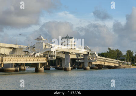 Le pont entre Phuket et Pang Nga en Thaïlande Banque D'Images