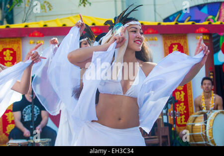 Les spectacles de danse folklorique Tahitienne au Nouvel An chinois qui a eu lieu à Las Vegas Banque D'Images