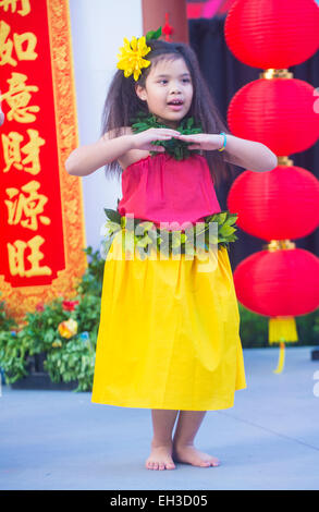 Danseur tahitien effectuer au Nouvel An chinois qui a eu lieu à Las Vegas Banque D'Images