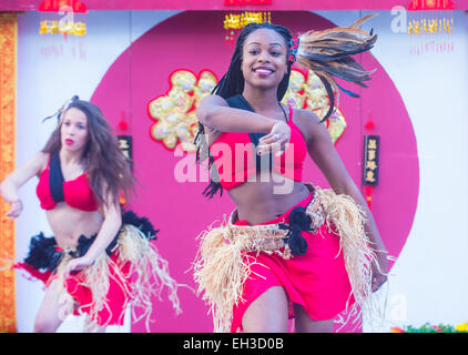 Les spectacles de danse folklorique Tahitienne au Nouvel An chinois qui a eu lieu à Las Vegas Banque D'Images