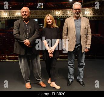 Photocall pour Steven Berkoff's l'Actor's Lament qui ouvre à la gaieté le lundi 1er septembre au Gaiety Theatre avec Steven Berkoff, Jay Benedict et Andrée Bernard avec : Steven Berkoff, Andrée Bernard,Jay Benedict Où : Dublin, Irlande Banque D'Images