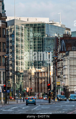 Vue sur Bishopsgate à Royal Bank of Scotland (RBS) bâtiment de la ville de Londres qui est le QG de Londres Banque D'Images