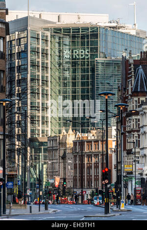 Vue sur Bishopsgate à Royal Bank of Scotland (RBS) bâtiment de la ville de Londres qui est le QG de Londres Banque D'Images