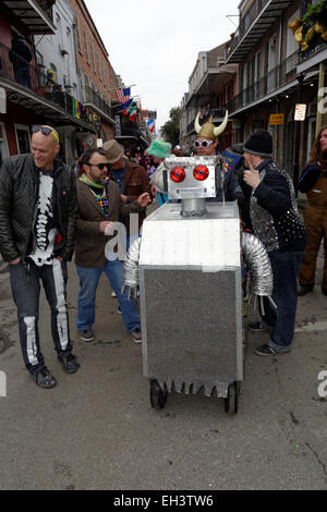 Robot, Mardi gras 2015, St Ann's Parade, French Quarter, la Nouvelle-Orléans, Louisiane, États-Unis. Banque D'Images