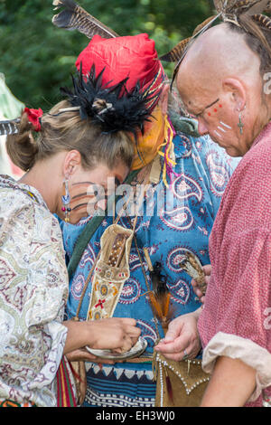 Au cours de l'histoire amérindienne de la reconstitution 1778 Siège de Fort Boonesborough Kentucky. Banque D'Images