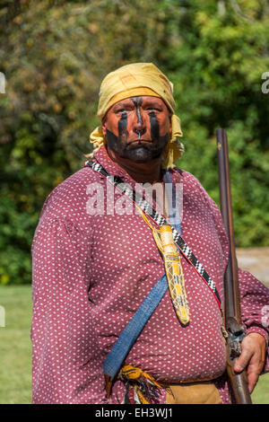 Native American reenactor durant la reconstitution d l 1778 Siège de Fort Boonesborough Kentucky. Banque D'Images