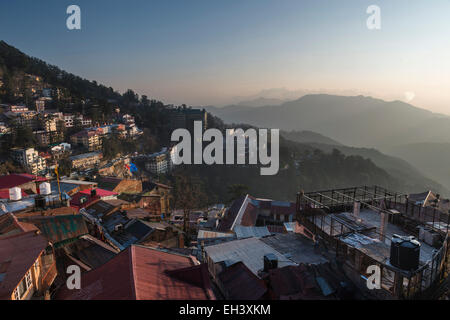 Sur la ville de Shimla, Himachal Pradesh, Inde Banque D'Images