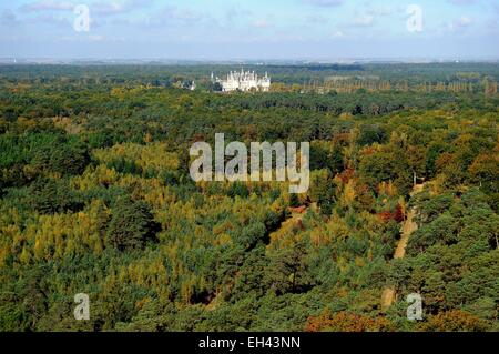 France, Loir et Cher, Chambord, la vallée de la Loire, Chambord château classé au Patrimoine Mondial de l'UNESCO, construit entre 1519 et 1538, Renaissance (vue aérienne) Banque D'Images