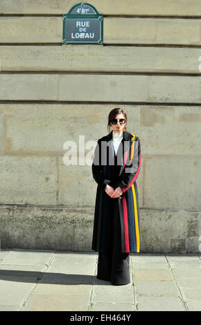 Bibi Bevza arrivant à la Dries Van Noten défilé à Paris - mars 4, 2015 - Photo : Céline Gaille Manhattan piste/Mindesthonorar 50,- EUR/frais minimum 50,- EUR/photo alliance Banque D'Images