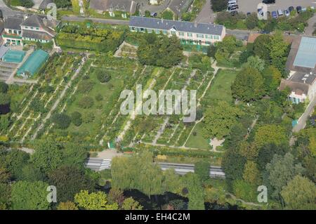 La France, l'Eure, Giverny, jardins de Monet's house (vue aérienne) Banque D'Images