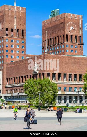 La Norvège, Oslo, district de Pipervika, de l'Hôtel de Ville d'Oslo (rσdhus) conçu par Arnstein Arneberg et Magnus Poulsson Architects et construite entre 1931-1950, est remis chaque année où le prix Nobel de la paix Banque D'Images