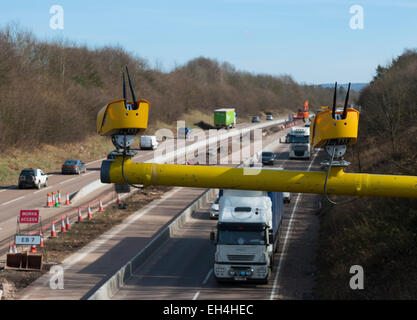 Travaux routiers et temporaire les radars sur l'autoroute M54, près de Shifnal Shropshire, Angleterre. Banque D'Images